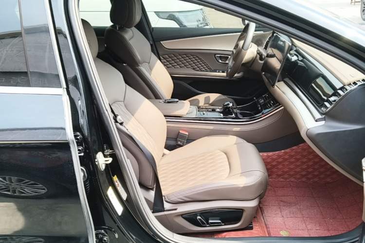 Used BYD Han 2023 DM-i Champion Edition 121KM Prestige Model Right Front Seat
