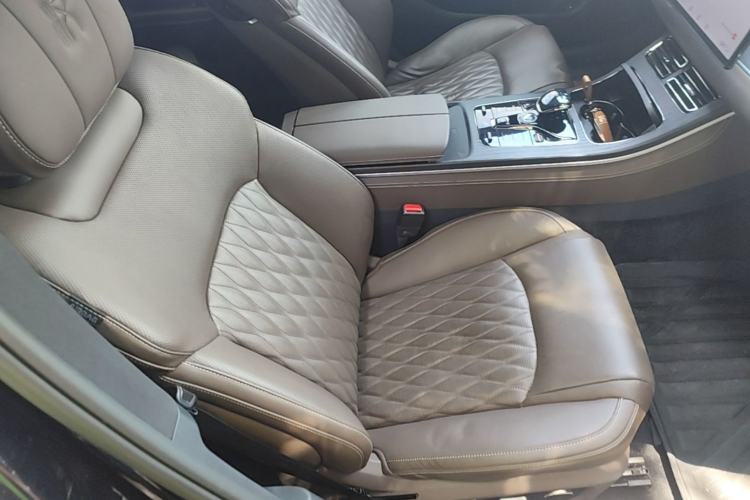 Used BYD Han 2023 DM-i Champion Edition 121KM Prestige Model Right Front Seat