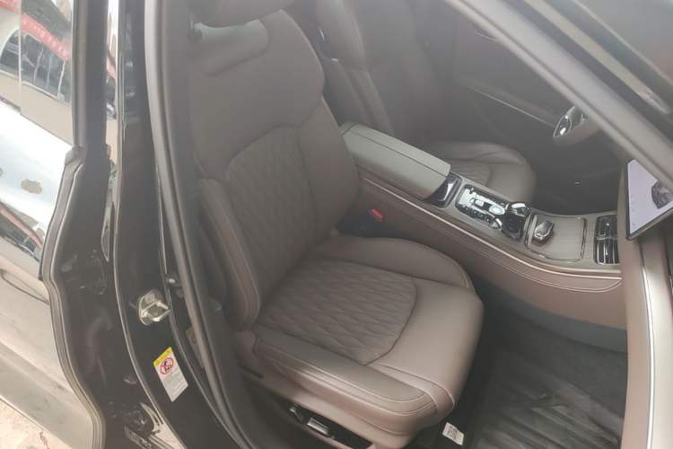 Used BYD Han 2023 DM-i Champion Edition 121KM Prestige Model Right Front Seat