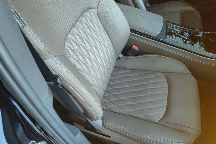 Used BYD Han 2023 DM-i Champion Edition 200KM Premium Model Right Front Seat