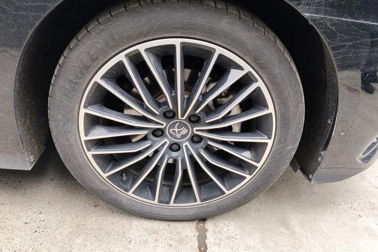 Used BYD Han 2023 DM-i Champion Edition 121KM Prestige Model Right Front Wheel Hub