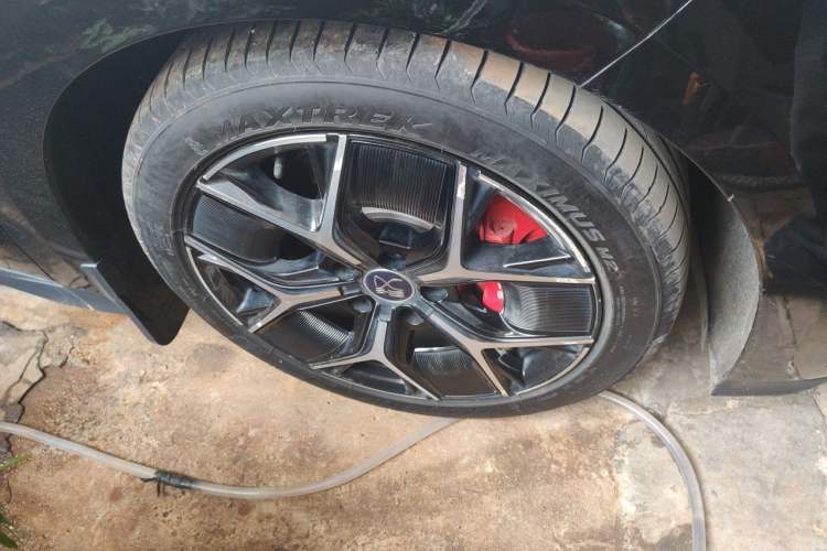 Used BYD Han 2023 EV Champion Edition 715KM Front-Drive Prestige Model Right Front Wheel Hub