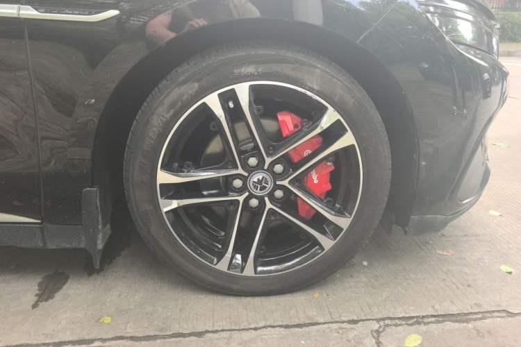 Used BYD Han 2023 EV Champion Edition 605KM Front-Drive Premium Model Right Front Wheel Hub