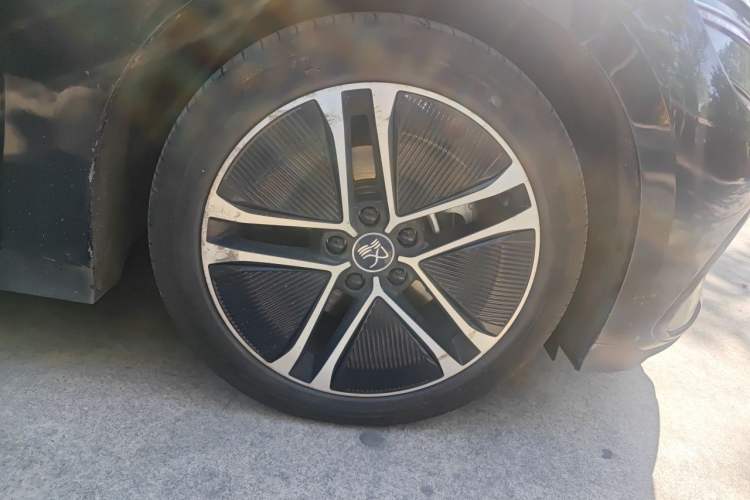 Used BYD Han 2023 EV Champion Edition 605KM Front-Drive Premium Model Right Front Wheel Hub