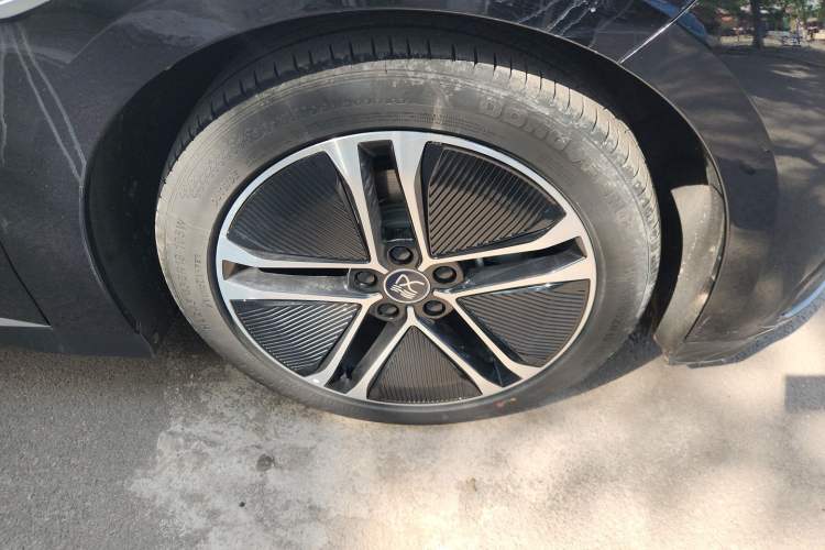 Used BYD Han 2023 EV Champion Edition 605KM Front-Drive Premium Model Right Front Wheel Hub