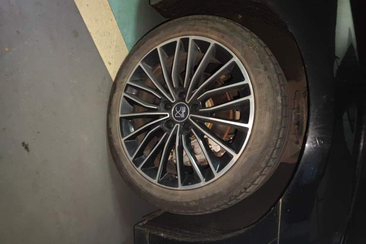 Used BYD Han 2023 DM-i Champion Edition 121KM Prestige Model Right Front Wheel Hub