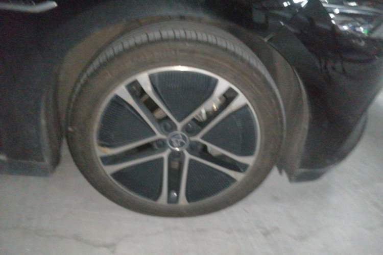 Used BYD Han 2023 EV Champion Edition 605KM Front-Drive Premium Model Right Front Wheel Hub
