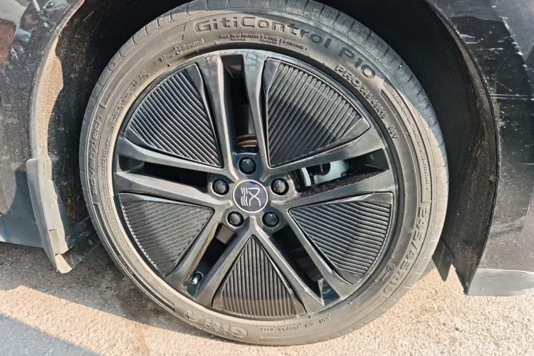 Used BYD Han 2023 EV Champion Edition 605KM Front-Drive Premium Model Right Front Wheel Hub