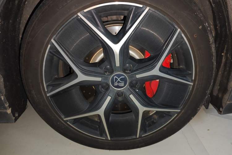 Used BYD Han 2023 EV Champion Edition 715KM Front-Drive Prestige Model Right Front Wheel Hub