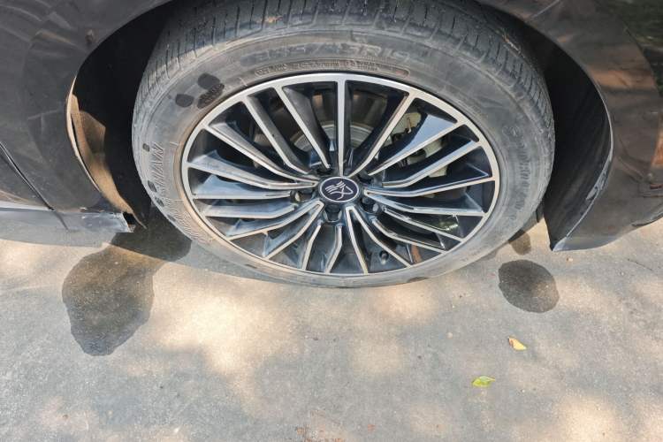 Used BYD Han 2023 EV Champion Edition 506KM Front-Wheel-Drive Premium Model Right Front Wheel Hub
