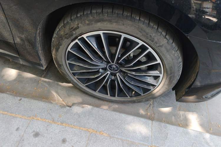 Used BYD Han 2023 DM-i Champion Edition 121KM Prestige Model Right Front Wheel Hub