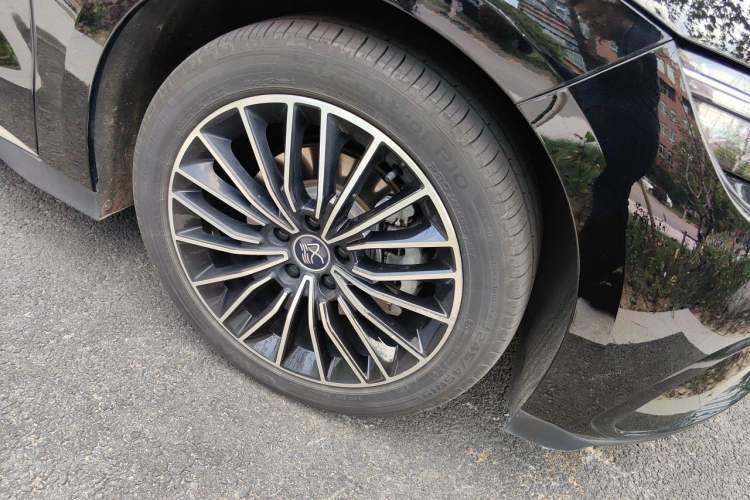 Used BYD Han 2023 EV Champion Edition 506KM Front-Wheel-Drive Premium Model Right Front Wheel Hub
