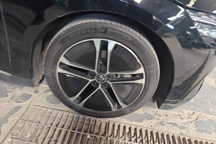 Used BYD Han  Right Front Wheel Hub