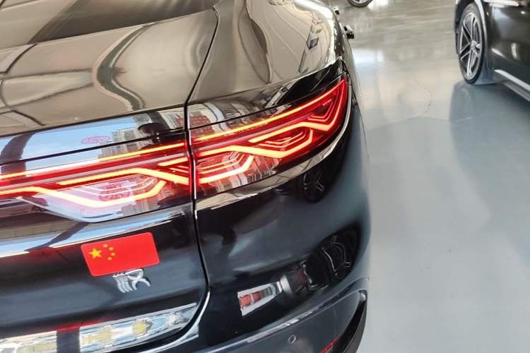 Used BYD Han 2023 EV Champion Edition 605KM Front-Drive Premium Model Right Rear Taillight