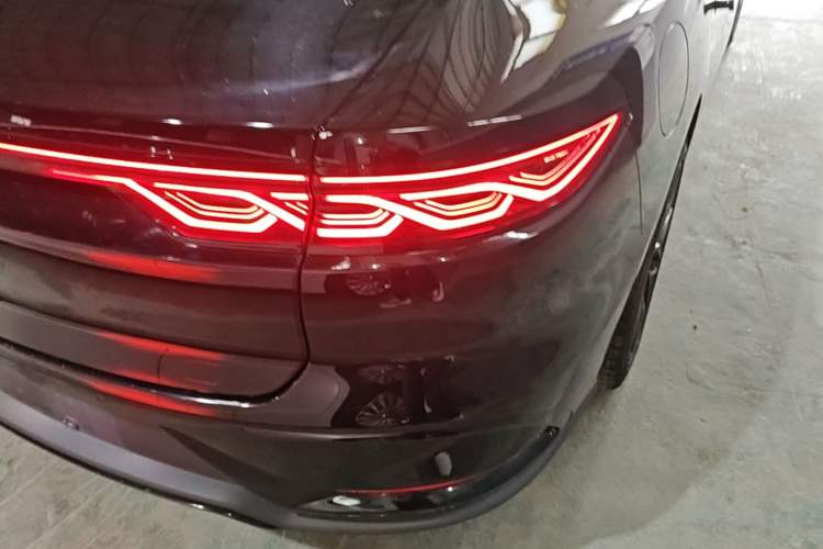 Used BYD Han 2023 DM-i Champion Edition 121KM Prestige Model Right Rear Taillight