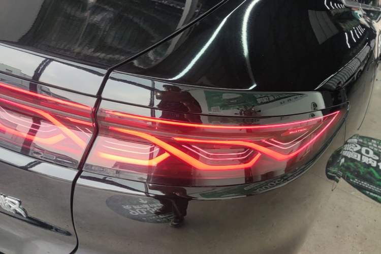 Used BYD Han 2023 DM-i Champion Edition 121KM Prestige Model Right Rear Taillight