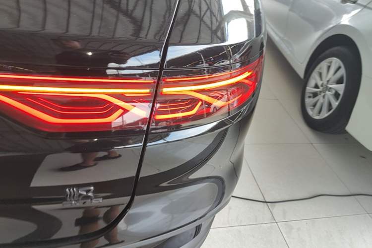Used BYD Han 2023 DM-p War God Edition Right Rear Taillight