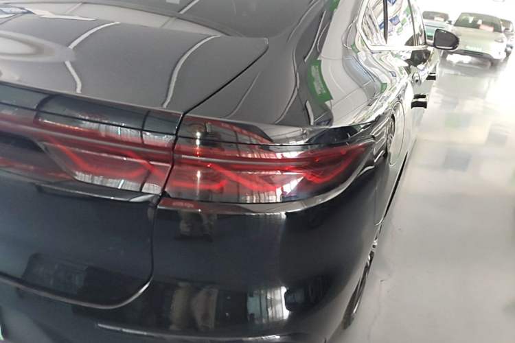 Used BYD Han 2023 EV Champion Edition 715 km Front-Drive Flagship Model Right Rear Taillight