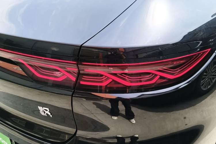 Used BYD Han 2023 DM-i Champion Edition 121KM Prestige Model Right Rear Taillight