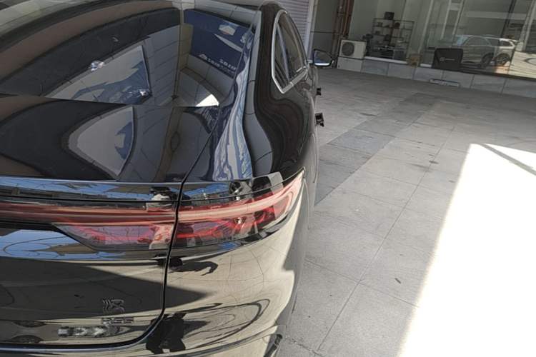 Used BYD Han 2023 EV Champion Edition 506KM Front-Wheel-Drive Premium Model Right Rear Taillight