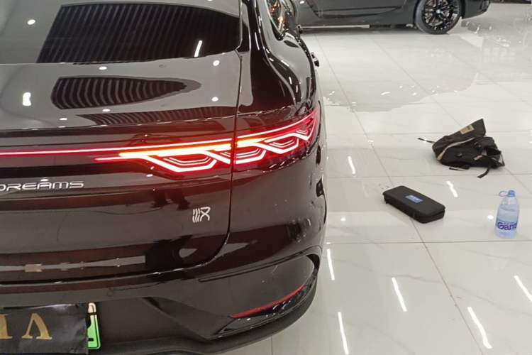 Used BYD Han 2023 EV Champion Edition 605KM Front-Drive Premium Model Right Rear Taillight
