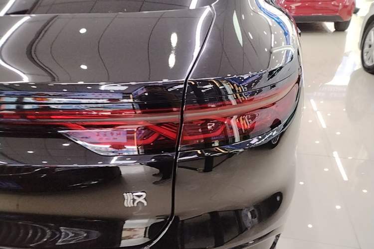 Used BYD Han 2023 EV Champion Edition 506KM Front-Wheel-Drive Premium Model Right Rear Taillight