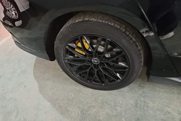 Used BYD Han 2023 DM-i Champion Edition 121KM Prestige Model Right Rear Wheel Hub