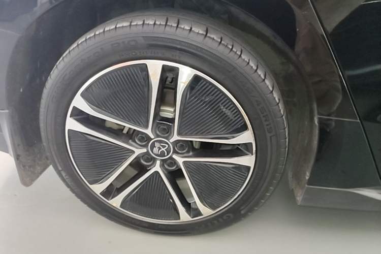 Used BYD Han 2023 EV Champion Edition 605KM Front-Drive Premium Model Right Rear Wheel Hub