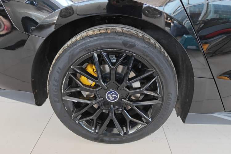 Used BYD Han 2023 DM-p War God Edition Right Rear Wheel Hub