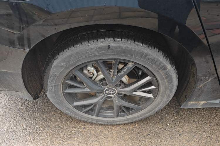 Used BYD Han 2023 DM-i Champion Edition 121KM Prestige Model Right Rear Wheel Hub