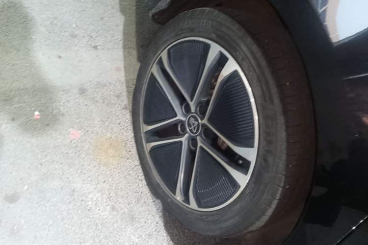 Used BYD Han 2023 EV Champion Edition 605KM Front-Drive Premium Model Right Rear Wheel Hub