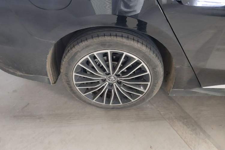Used BYD Han 2023 DM-i Champion Edition 121KM Prestige Model Right Rear Wheel Hub