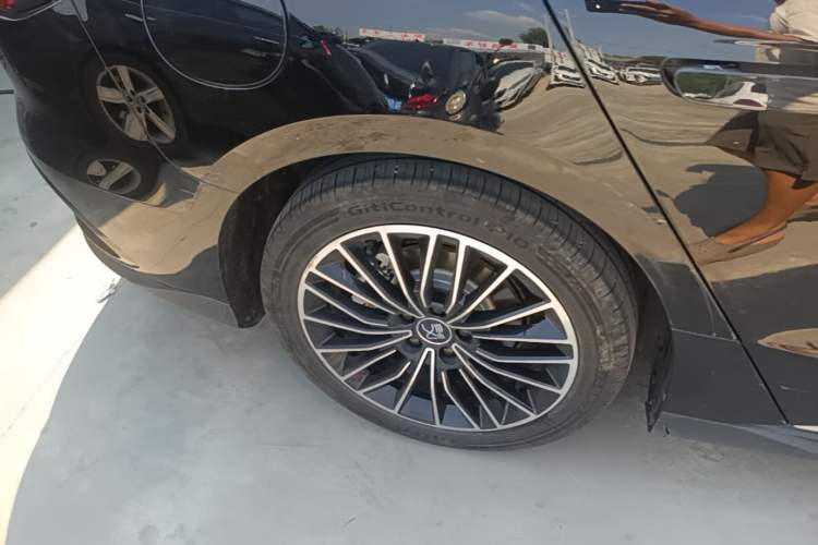 Used BYD Han 2023 EV Champion Edition 506KM Front-Wheel-Drive Premium Model Right Rear Wheel Hub