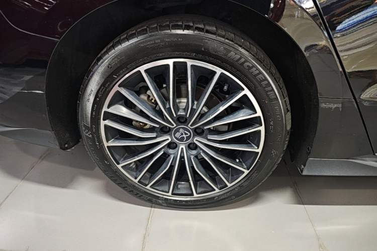 Used BYD Han 2023 DM-i Champion Edition 121KM Prestige Model Right Rear Wheel Hub