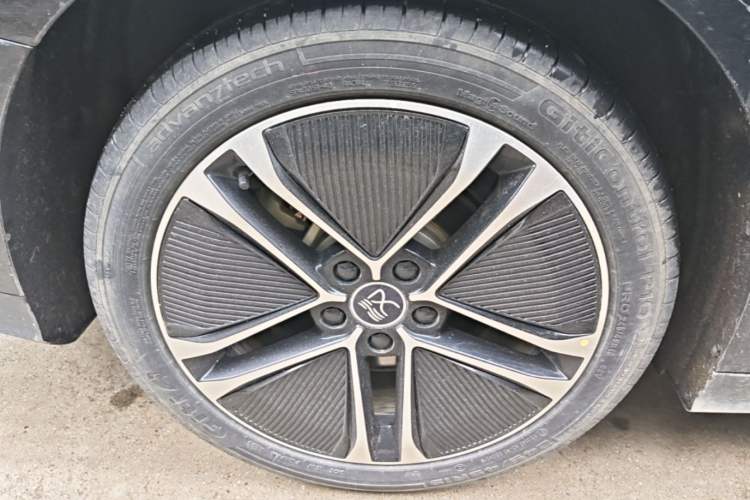 Used BYD Han 2023 EV Champion Edition 605KM Front-Drive Premium Model Right Rear Wheel Hub