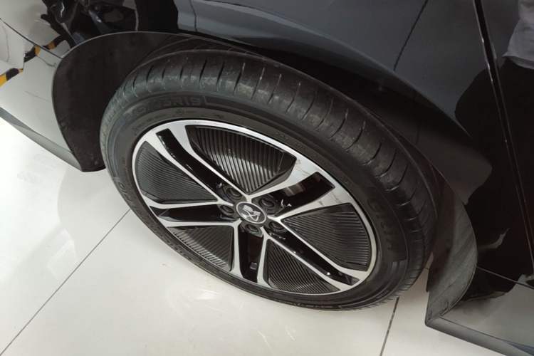 Used BYD Han 2023 EV Champion Edition 605KM Front-Drive Premium Model Right Rear Wheel Hub