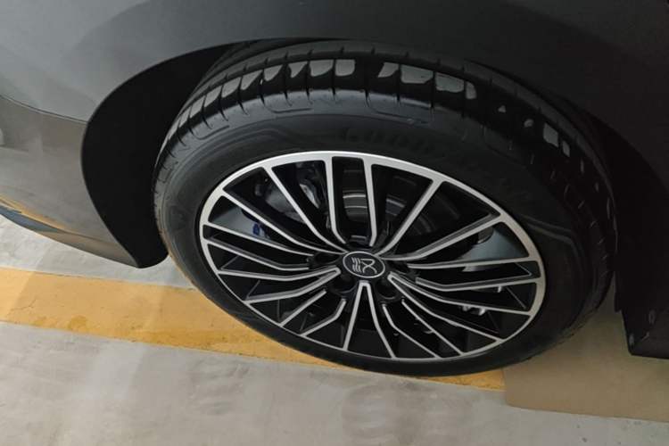 Used BYD Han 2023 DM-i Champion Edition 121KM Prestige Model Right Rear Wheel Hub