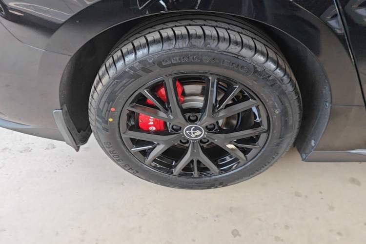 Used BYD Han 2023 DM-i Champion Edition 121KM Prestige Model Right Rear Wheel Hub