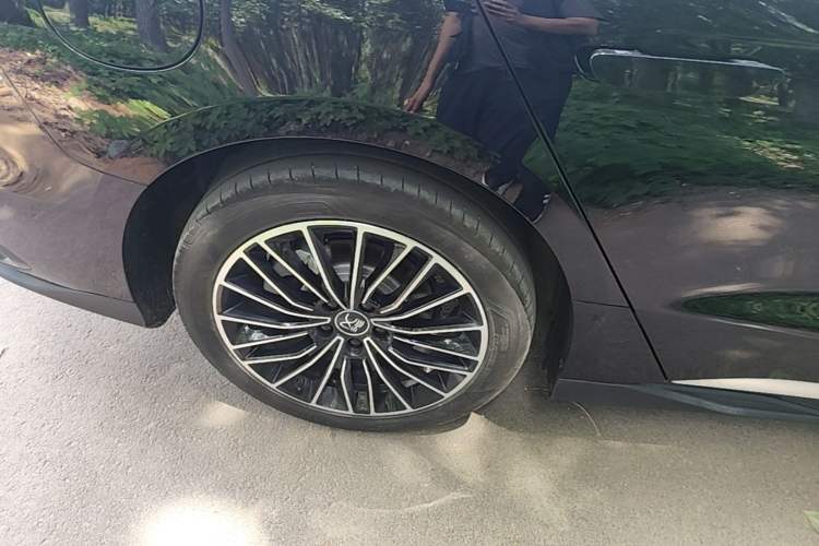 Used BYD Han 2023 DM-i Champion Edition 121KM Prestige Model Right Rear Wheel Hub