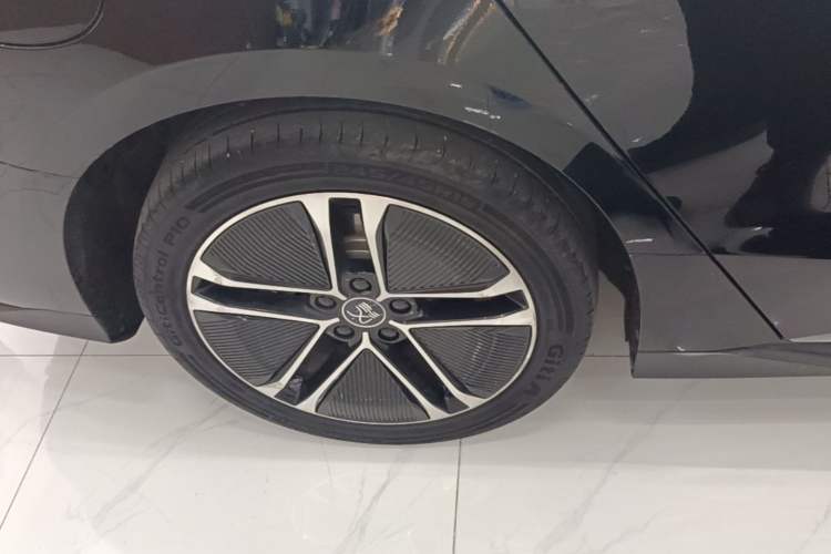 Used BYD Han 2023 EV Champion Edition 605KM Front-Drive Premium Model Right Rear Wheel Hub