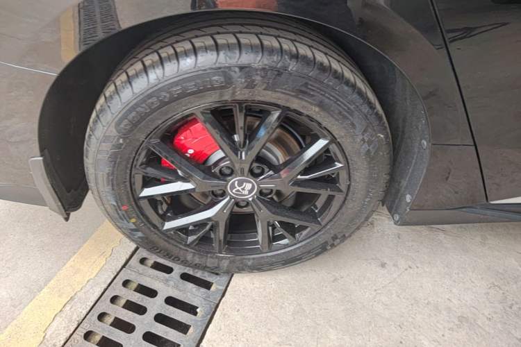Used BYD Han 2023 DM-i Champion Edition 121KM Prestige Model Right Rear Wheel Hub
