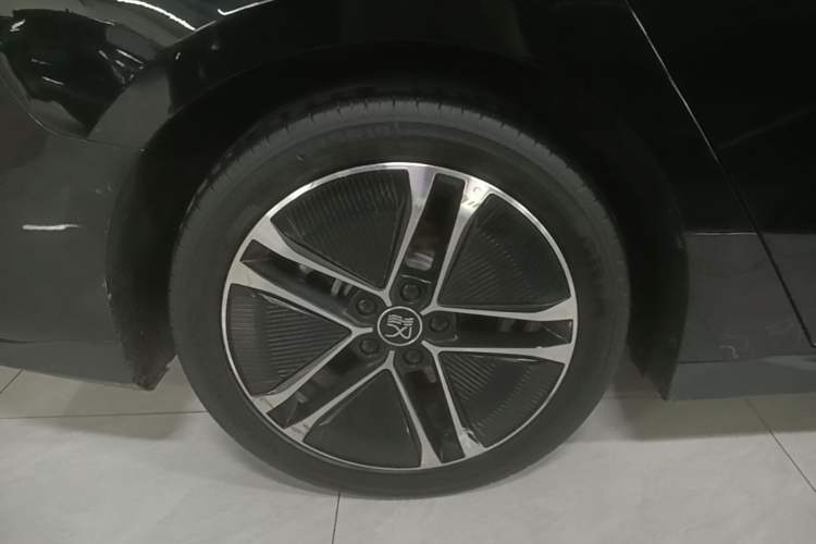 Used BYD Han 2023 EV Champion Edition 605KM Front-Drive Premium Model Right Rear Wheel Hub