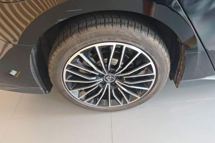 Used BYD Han 2023 DM-i Champion Edition 121KM Prestige Model Right Rear Wheel Hub