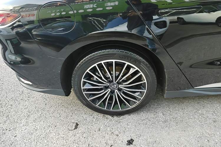 Used BYD Han 2023 EV Champion Edition 506KM Front-Wheel-Drive Premium Model Right Rear Wheel Hub