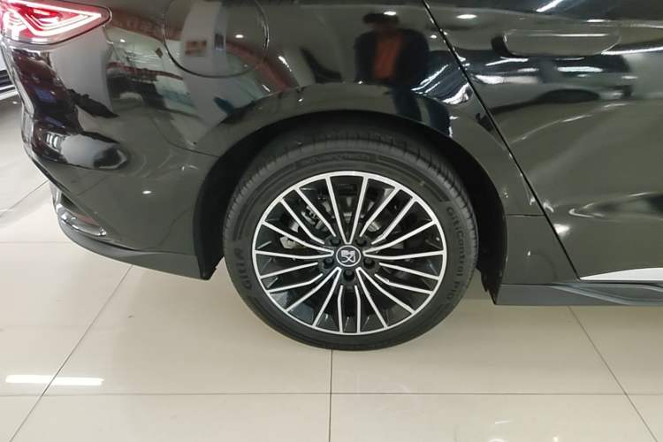Used BYD Han 2023 EV Champion Edition 506KM Front-Wheel-Drive Premium Model Right Rear Wheel Hub