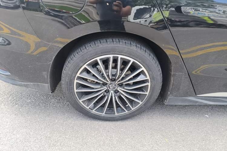 Used BYD Han 2023 DM-i Champion Edition 121KM Prestige Model Right Rear Wheel Hub