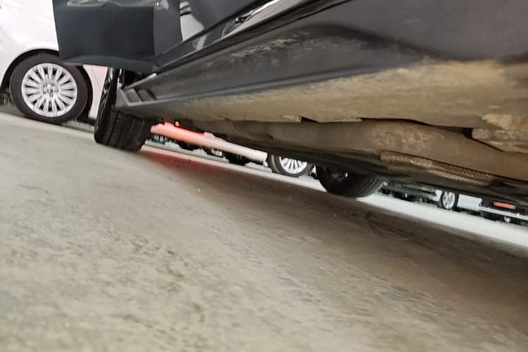 Used BYD Han 2023 DM-i Champion Edition 121KM Prestige Model Right Side Sill