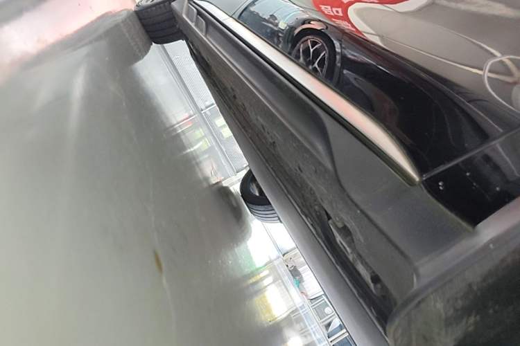 Used BYD Han 2023 EV Champion Edition 605KM Front-Drive Premium Model Right Side Sill