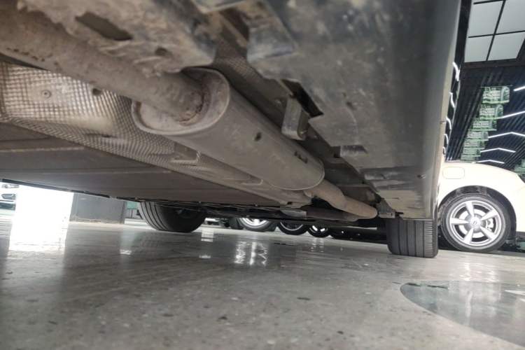 Used BYD Han 2023 DM-i Champion Edition 121KM Prestige Model Right Side Sill