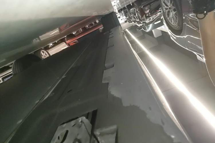 Used BYD Han 2023 EV Champion Edition 605KM Front-Drive Premium Model Right Side Sill